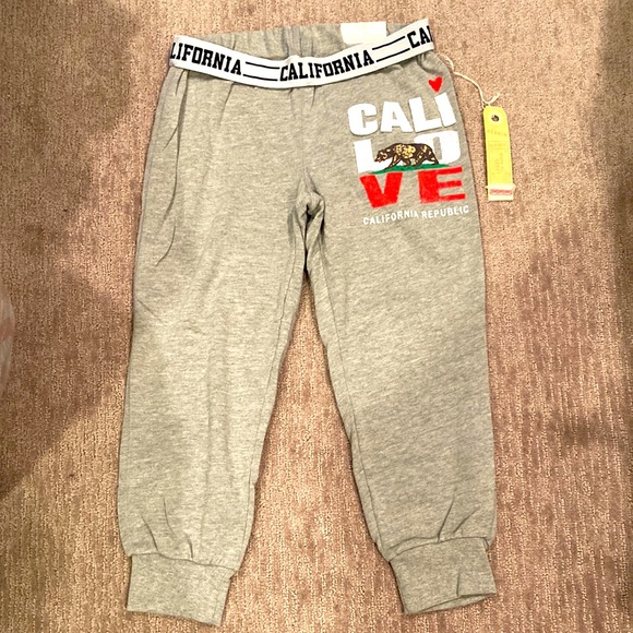 California Love gray cropped sweatpants, Sz M - Picture 1 of 3